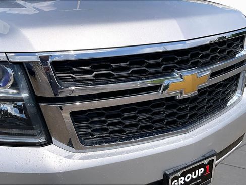 Used 2015 Chevrolet Suburban LT RWD image 28