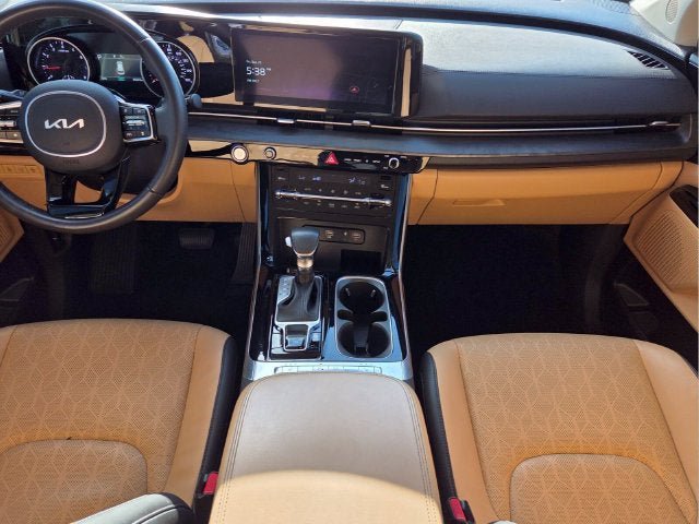 Used 2024 Kia Carnival EX FWD image 16