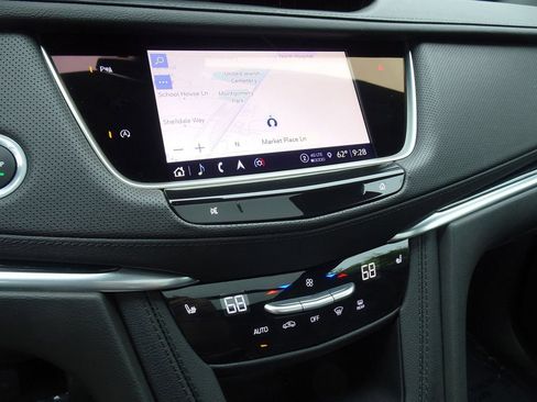 Certified 2024 Cadillac XT5 Premium Luxury AWD/4WD image 19