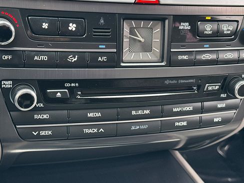 Used 2015 Hyundai Genesis 3.8 image 20