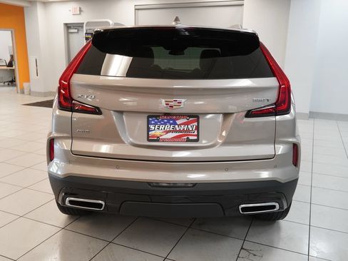 Used 2024 Cadillac XT4 Premium Luxury w/ Cold Weather Package AWD/4WD image 9