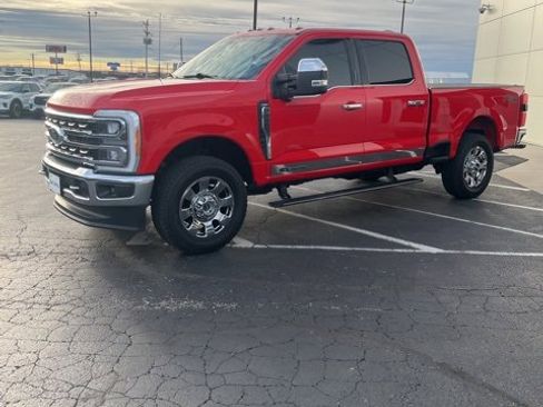 Used 2023 Ford F250 Lariat w/ Chrome Package image 2