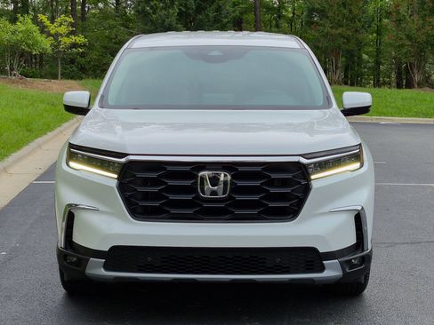 Used 2025 Honda Pilot EX-L image 33