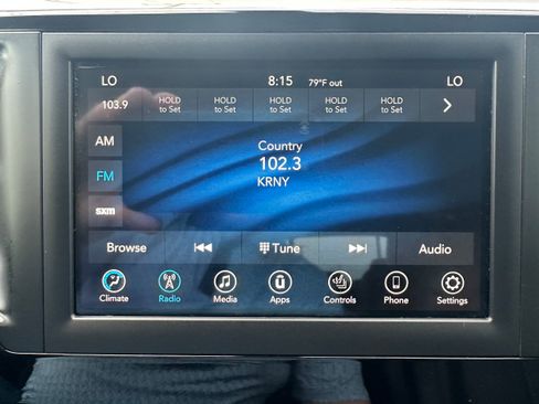 Used 2020 Chrysler Pacifica Touring-L FWD image 15