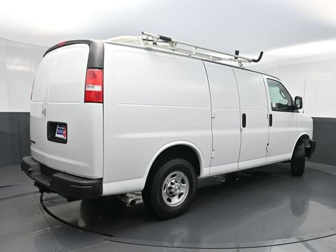 Used 2022 Chevrolet Express 2500 w/ Driver Convenience Package RWD image 18