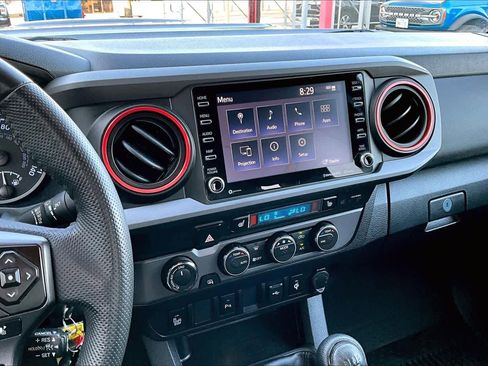Used 2022 Toyota Tacoma TRD Sport w/ TRD Premium Sport Package image 8