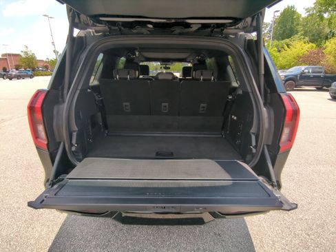 Used 2025 Ford Expedition Platinum w/ Stealth Performance Package AWD/4WD image 25