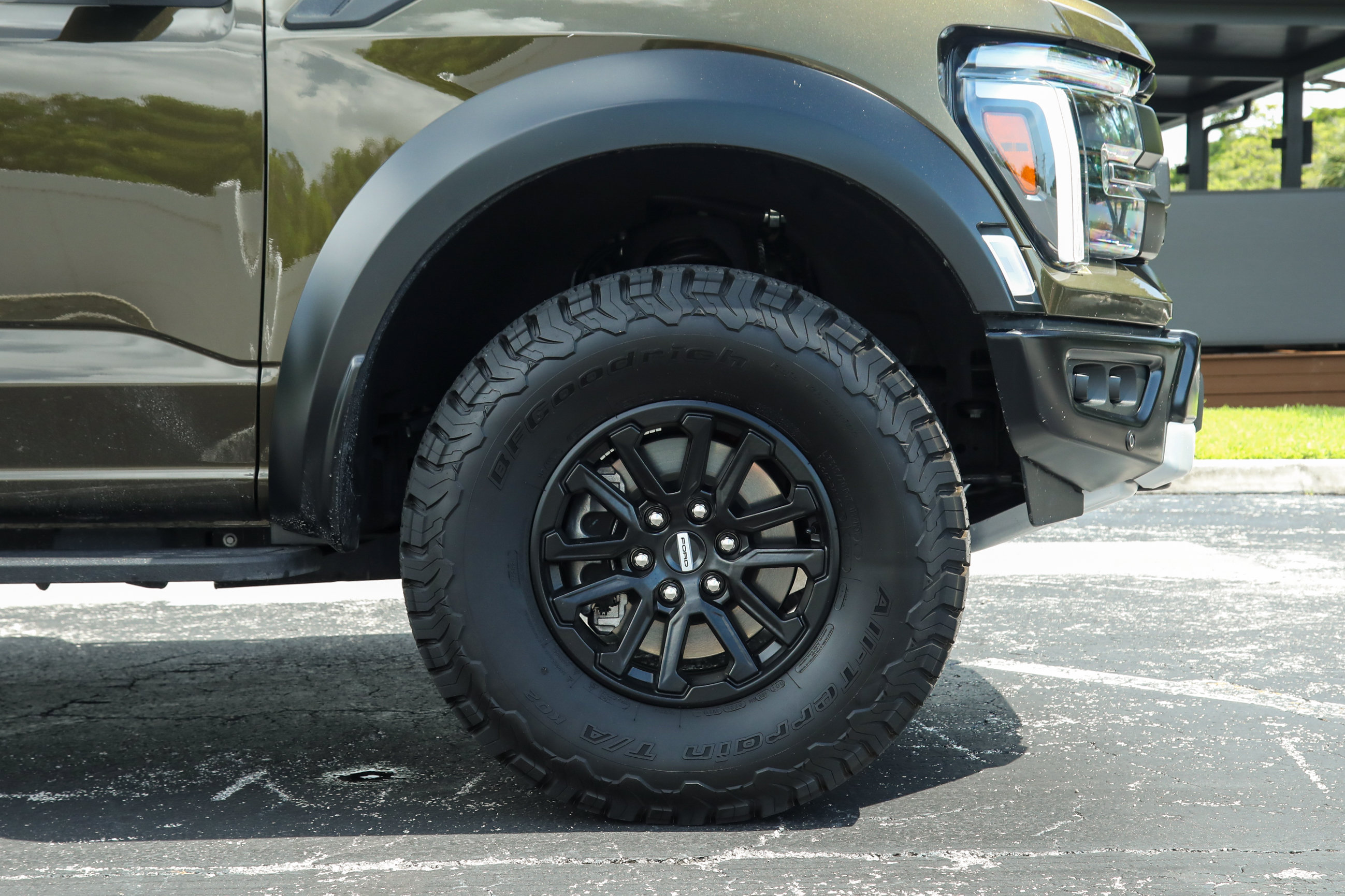 Used 2025 Ford F150 Raptor AWD/4WD image 42