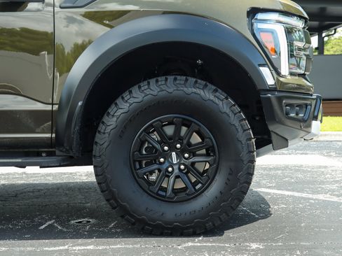 Used 2025 Ford F150 Raptor AWD/4WD image 42