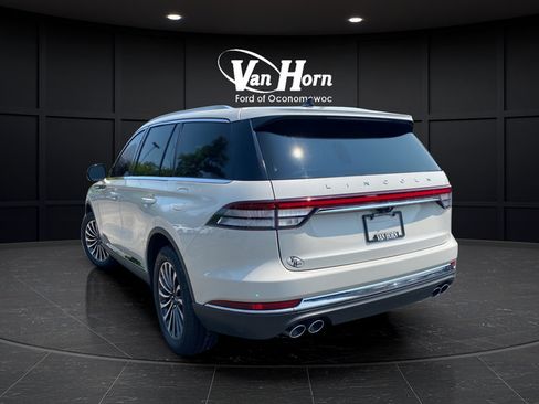 Used 2023 Lincoln Aviator AWD w/ Premium Package image 5