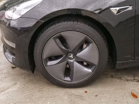 Used 2018 Tesla Model 3 Long Range image 5