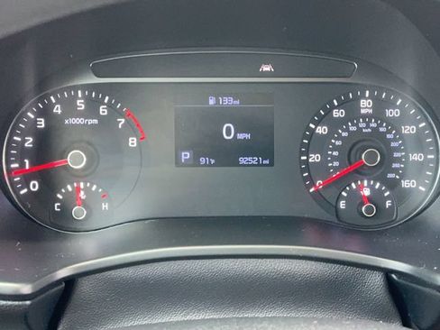 Used 2022 Kia Soul LX w/ Technology Package FWD image 24