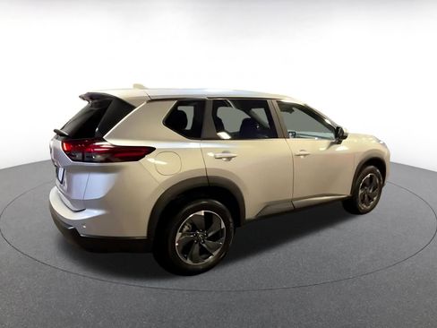 Used 2025 Nissan Rogue SV image 14