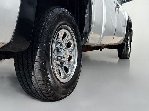Used 2010 Chevrolet Silverado 1500 W/T RWD image 14