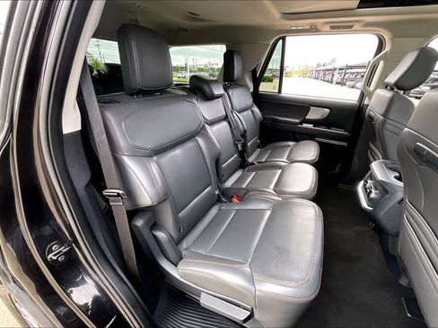 Used 2025 Ford Expedition Active AWD/4WD image 19