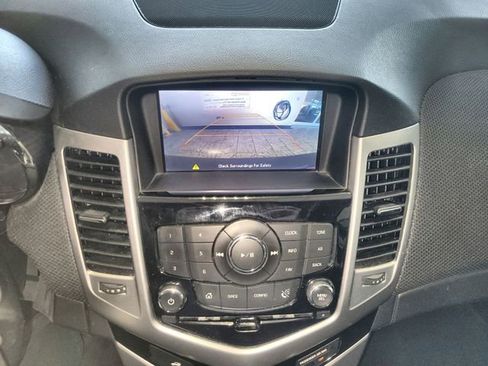 Used 2015 Chevrolet Cruze LT FWD image 17