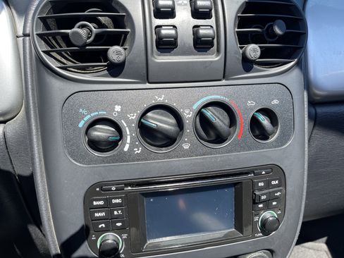 Used 2005 Chrysler PT Cruiser Touring FWD image 17