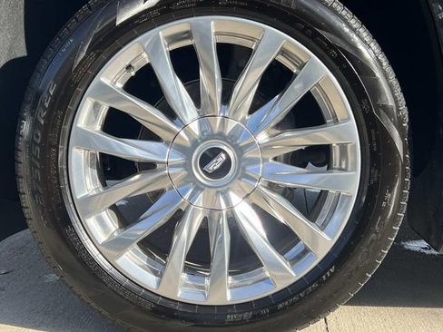 Used 2023 Cadillac Escalade ESV Premium Luxury image 6