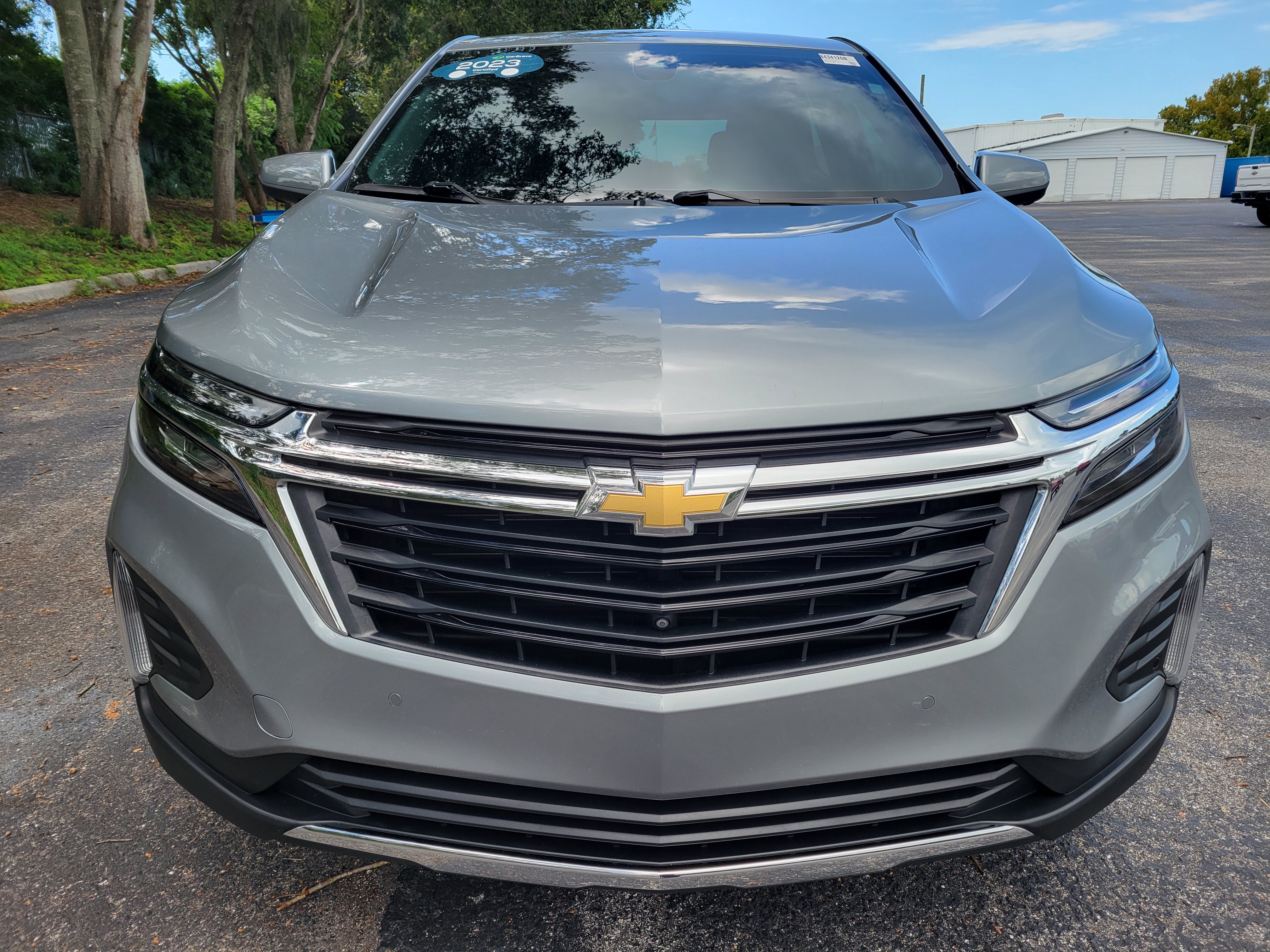 Used 2023 Chevrolet Equinox LT FWD image 2