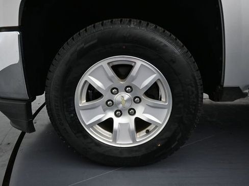 Used 2018 Chevrolet Silverado 1500 LT RWD image 9