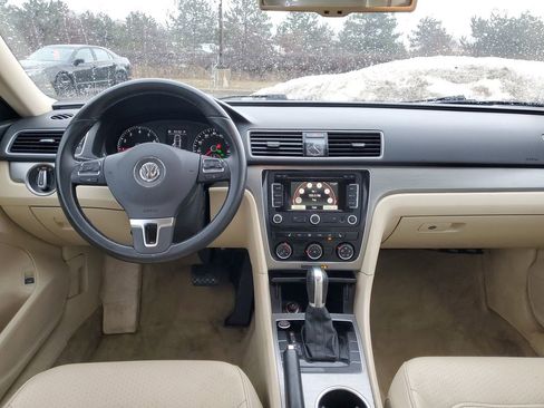 Used 2014 Volkswagen Passat 1.8T SE image 10