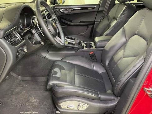 Certified 2025 Porsche Macan Turbo image 16