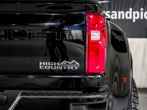 Used 2023 Chevrolet Silverado 3500 High Country w/ Technology Package AWD/4WD image 44