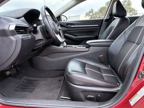 Used 2023 Nissan Altima 2.5 SR image 18