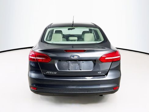Used 2018 Ford Focus SE FWD image 29