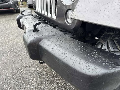 Used 2017 Jeep Wrangler Unlimited Sahara w/ Max Tow Package image 12