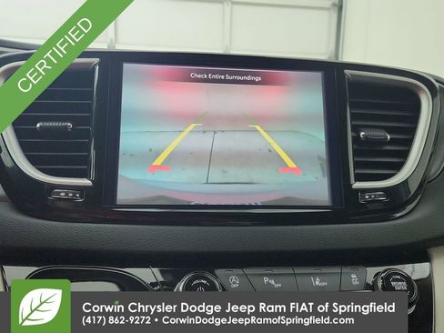 Certified 2024 Chrysler Pacifica Touring-L image 25