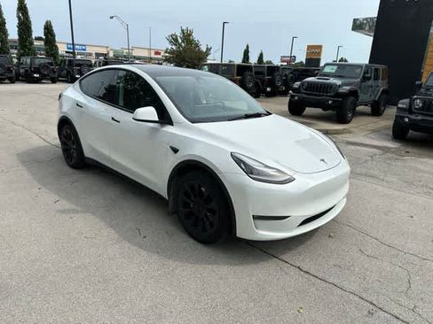 Used 2022 Tesla Model Y Long Range AWD/4WD image 22