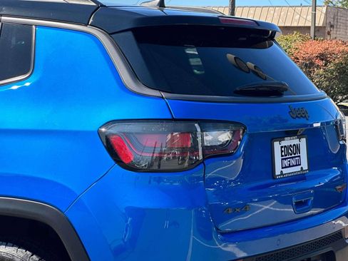 Used 2022 Jeep Compass Trailhawk w/ Trailhawk Elite Group image 8