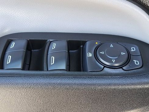 Used 2024 Chevrolet Equinox LS image 8