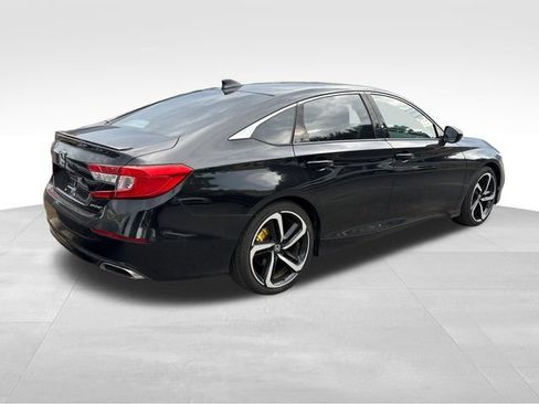 Used 2018 Honda Accord Sport image 3