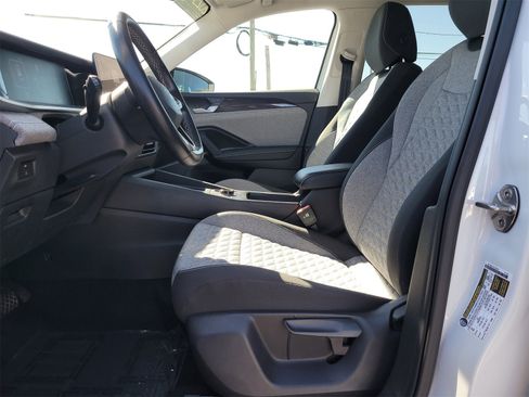 Used 2025 Volkswagen Tiguan S image 18