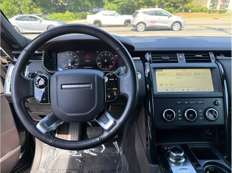 Used 2019 Land Rover Discovery SE AWD/4WD image 16