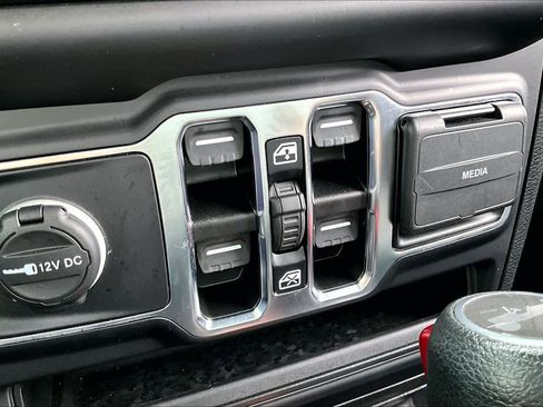 Used 2021 Jeep Wrangler Unlimited Sport image 34