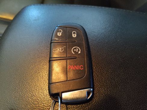 Used 2020 Jeep Grand Cherokee High Altitude AWD/4WD image 32