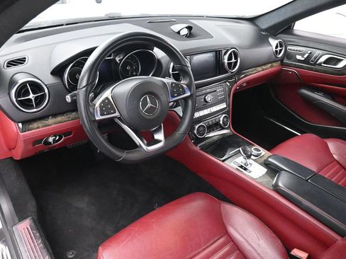 Used 2018 Mercedes-Benz SL 550 image 10