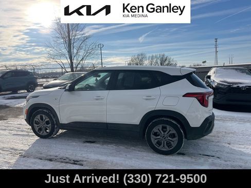 Certified 2024 Kia Seltos LX image 8