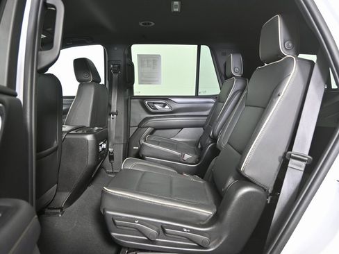 Used 2024 GMC Yukon SLT image 19