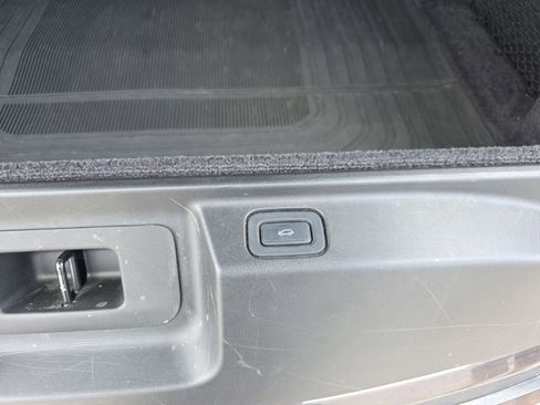 Used 2022 Land Rover Range Rover SE image 36