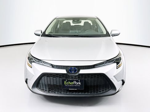 Used 2020 Toyota Corolla LE image 2