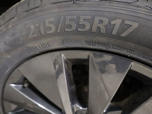 Used 2022 Volkswagen Taos S image 38