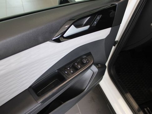 Used 2024 Volkswagen Taos S FWD image 28