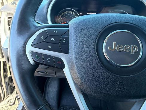 Used 2015 Jeep Cherokee Trailhawk w/ Comfort/Convenience Group image 16