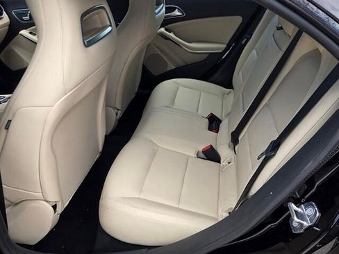 Used 2018 Mercedes-Benz CLA 250 image 11