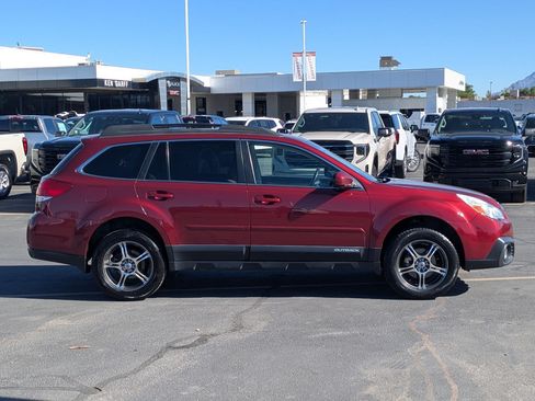 Used 2013 Subaru Outback 2.5i Limited AWD/4WD image 2
