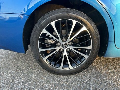 Used 2018 Toyota Camry SE image 11